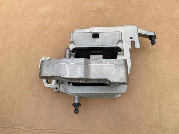 Suport motor BMW X1 F48 6875630 22116875630 la 0 km - Dezmembrari Auto
