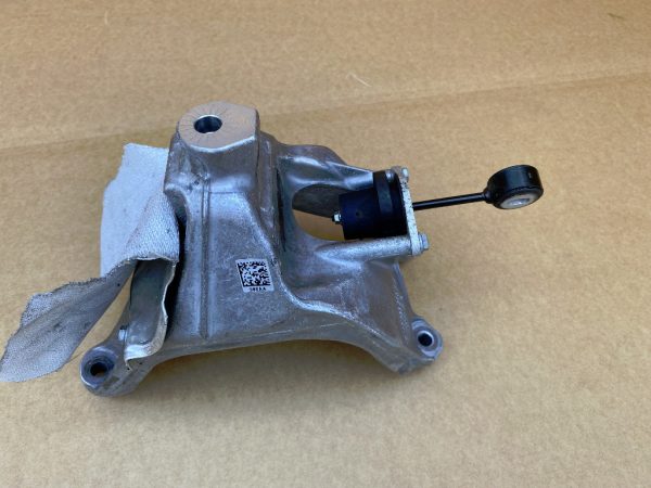 Suport motor dreapta Audi Q8 la 0 km 4M0199308AA 4M0199870AM - Dezmembrari Auto