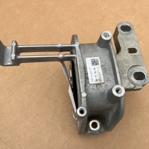 Suport motor Skoda VW Seat Audi 2Q0199262AR 2Q0 199 262 AR 2Q0199262AT 2Q0 199 262 AT - Dezmembrari Auto