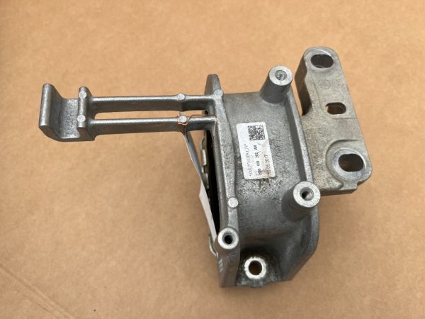 Suport motor Skoda VW Seat Audi 2Q0199262AR 2Q0 199 262 AR 2Q0199262AT 2Q0 199 262 AT - Dezmembrari Auto
