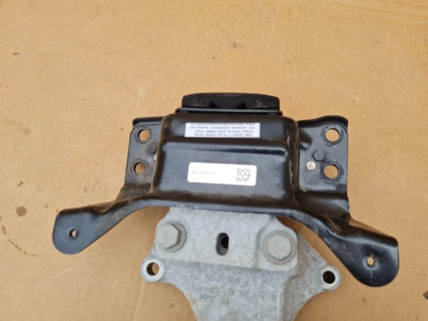 Suport motor VW Golf 7 1.4 tsi 5Q0199555R 5Q0 199 555 R - Dezmembrari Auto