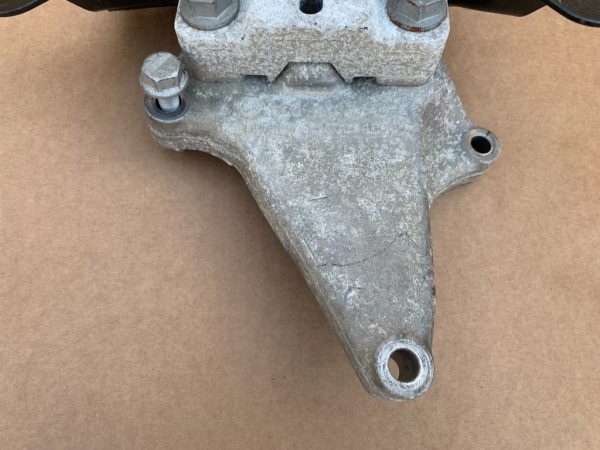 Suport motor VW Golf 7 1.6 tdi 5Q0199117C 5Q0 199 117 C la 0 km - Dezmembrari Auto