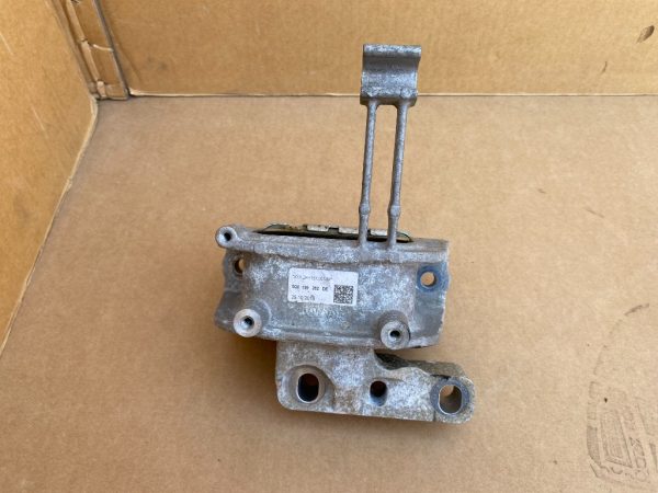 Suport motor VW Golf 7 1.6 tdi 5Q0199262DE 5Q0 199 262 DE la 0 km - Dezmembrari Auto