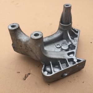 Suport motor VW Golf 7 2.0 tdi 04L199207 04L 199 207 - Dezmembrari Auto