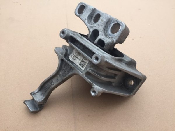 Suport motor VW Golf 7 2.0 TDI 5Q0 199 262 BJ 5Q0199262BJ - Dezmembrari Auto