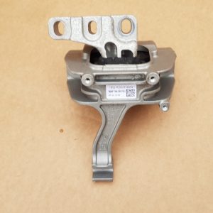Suport motor VW Golf 7 2.0 tdi 5Q0199262BJ 5Q0 199 262 BJ - Dezmembrari Auto