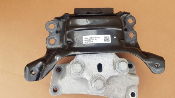 Suport motor VW Golf 7 2.0 tdi 5Q0199555AD 5Q0 199 555 AD - Dezmembrari Auto