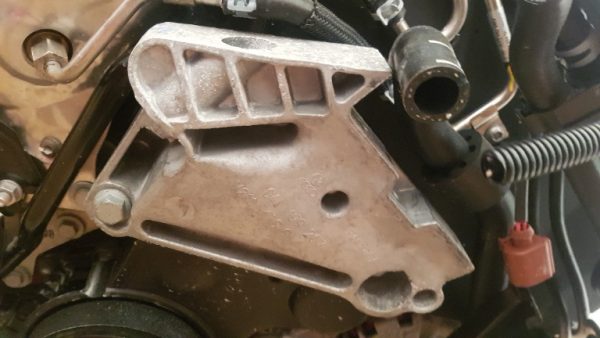Suport motor VW Golf 7 2019 2.0 tdi 04L199207 04L 199 207 la 0 km - Dezmembrari Auto