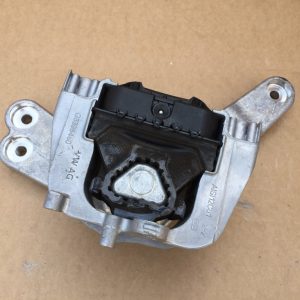 Suport motor VW Passat B8 1.4 tsi 5Q0199262S 5Q0 199 262 S - Dezmembrari Auto