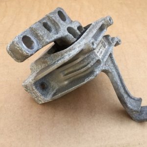 Suport motor VW Passat B8 1.4 TSI CZEA 5Q0 199 262 BH 5Q0199262BH - Dezmembrari Auto