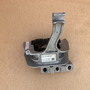 Suport motor VW Passat B8 1.8 tsi magotan 5QD199262B 5QD 199 262 B la 0 km - Dezmembrari Auto