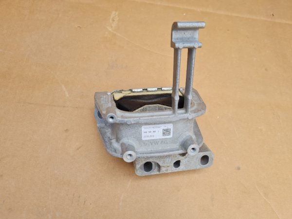 Suport motor VW Passat B8 2.0 tdi 3Q0199262J 3Q0 199 262 J - Dezmembrari Auto