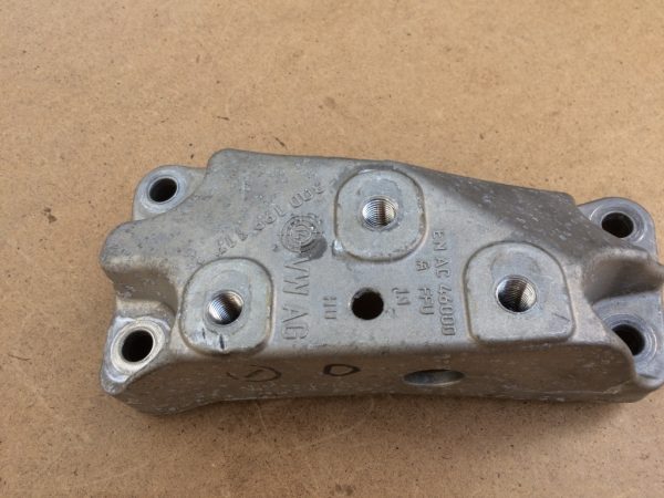 3Q0199117 3Q0 199 117 Suport motor VW Passat B8 - Dezmembrari Auto