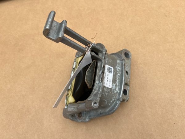 Suport motor VW T-ROC 5Q0199262CK 5Q0 199 262 CK - Dezmembrari Auto