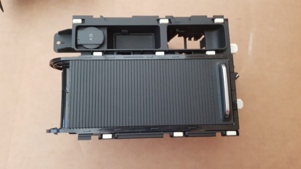 Suport pahare VW Passat B8 volan pe dreapta 3G0862531 3G0 862 531 - Dezmembrari Auto