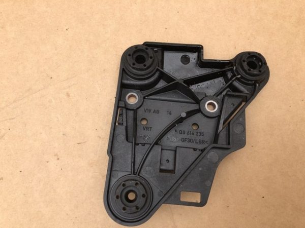 Suport pompa ABS VW Golf 7 1.5 DAC 5Q0 614 235 5Q0614235 - Dezmembrari Auto