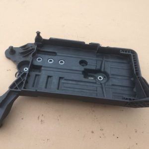 Suport / tavita baterie VW Golf 7 2.0 tdi 5Q0915321J 5Q0 915 321 J - Dezmembrari Auto