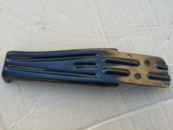 3G0809235A 3G0 809 235 A Suport VW Passat B8 - Dezmembrari Auto