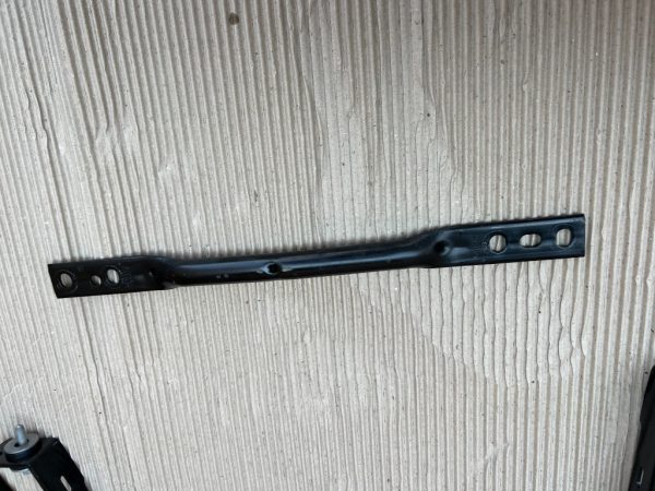 Suport VW Passat B8.5 din 2022 5Q0802126 5Q0 802 126 - Dezmembrari Auto