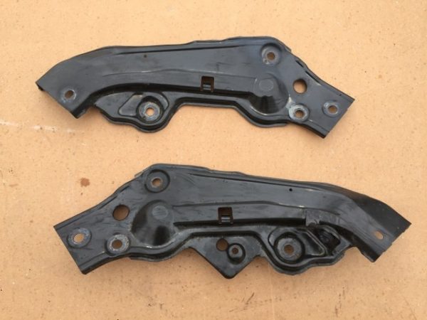 Suport fixare far dreapta VW Polo 1.0 TSI DKZ 2G0 805 932 B - Dezmembrari Auto