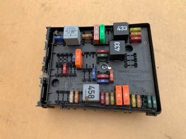 Tablou sigurante VW Caddy 2005 2006 2007 2008 2009 1K0937124K 1K0 937 124 K - Dezmembrari Auto