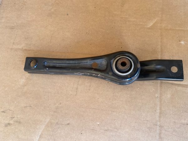 Tampon antibalans VW Golf 7 2016 5Q0199855N 5Q0 199 855 N la 0 km - Dezmembrari Auto