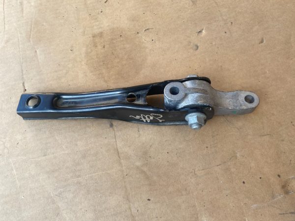 Tampon antibalans VW Jetta 2017 5Q0199855J 5Q0 199 855 J la 0 km - Dezmembrari Auto