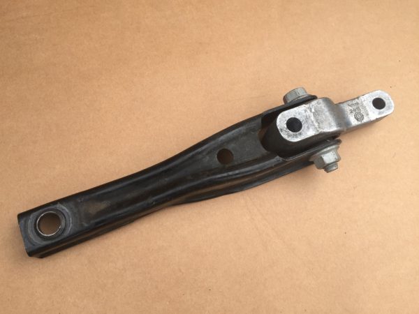 Tampon antibalans VW Tiguan 2017 5Q0 199 855 P 5Q0199855P - Dezmembrari Auto