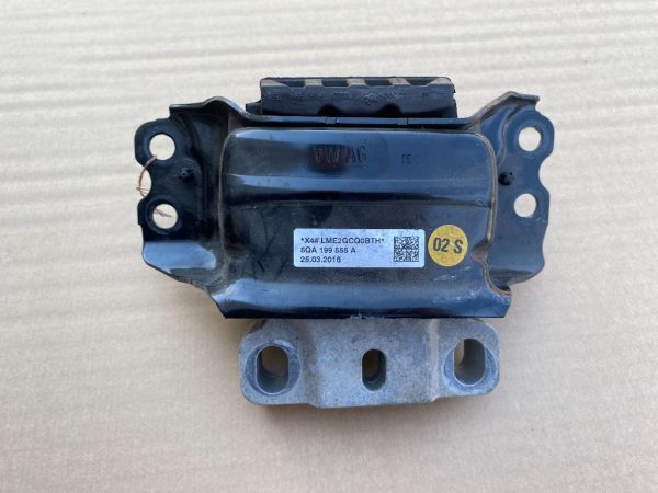 Tampon cutie VW Touran 2017 5QA199555A 5QA 199 555 A - Dezmembrari Auto