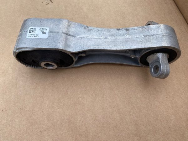 Tampon motor BMW X1 F48 2018 6885786 22116885786 la 0 km - Dezmembrari Auto