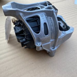 Tampon motor dreapta VW Touareg 2018 4M0199372FF 4M0 199 372 FF - Dezmembrari Auto