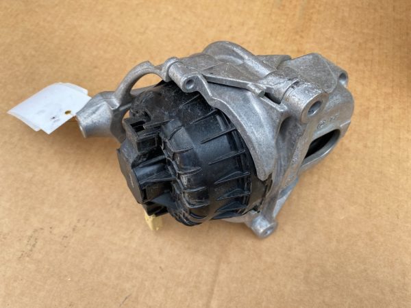 Tampon motor dreapta VW Touareg 2018 4M0199372FF 4M0 199 372 FF - Dezmembrari Auto