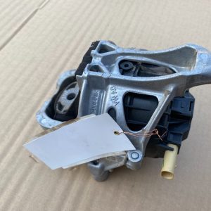 Tampon motor dreapta VW Touareg 2018 4M0199372FF 4M0 199 372 FF - Dezmembrari Auto
