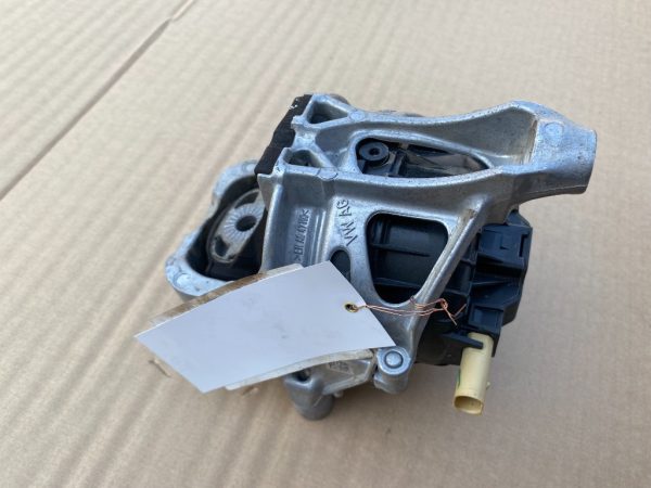 Tampon motor dreapta VW Touareg 2018 4M0199372FF 4M0 199 372 FF - Dezmembrari Auto