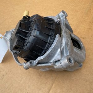 Tampon motor stanga VW Touareg 2018 4M0199371FF 4M0 199 371 FF - Dezmembrari Auto
