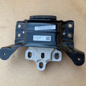 Tampon motor VW Arteon facelift 2021 5Q0199555BJ 5Q0 199 555 BJ la 0 km - Dezmembrari Auto