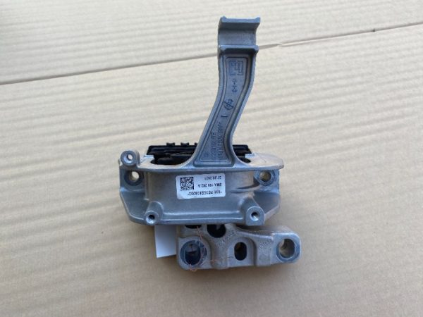 Tampon motor VW Golf 8 5WA199262A 5WA 199 262 A - Dezmembrari Auto