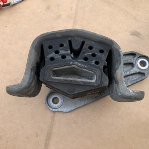 Tampon motor VW Transporter T6 2021 7E0399151A 7E0 399 151 A - Dezmembrari Auto