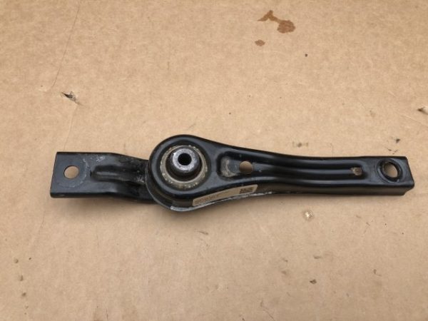 Tampon / suport antibalans VW Golf 7 1.5 DAC 5Q0 199 855 N 5Q0199855N - Dezmembrari Auto
