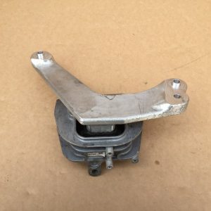 5Q0199262S 5Q0 199 262 S Tampon suport motor VW Golf 7 - Dezmembrari Auto