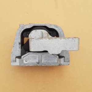 Tampon suport motor VW Jetta 2017 2.0 tdi 1K0199262AM 1K0 199 262 AM - Dezmembrari Auto
