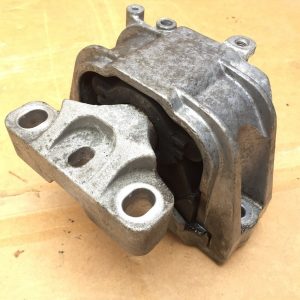 Tampon cutie viteze VW Tiguan 2015 2.0 TDI CUV 5N0 199 262 L 5N0199262L - Dezmembrari Auto
