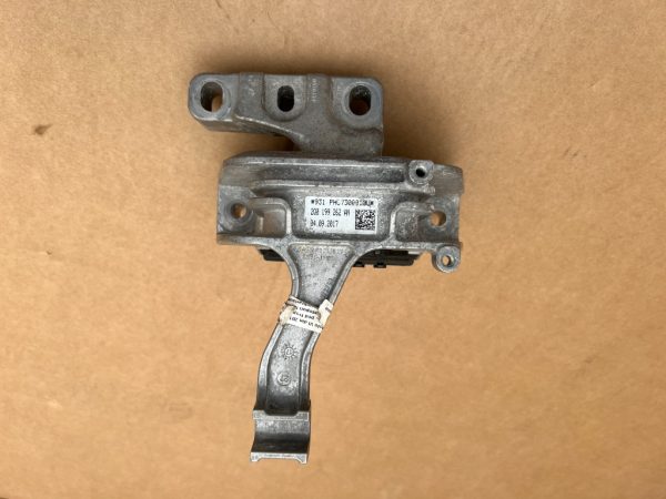 Tampon suport motor VW Polo 2G 1.0 benzina din 2018 2Q0199262AN 2Q0199262BK - Dezmembrari Auto