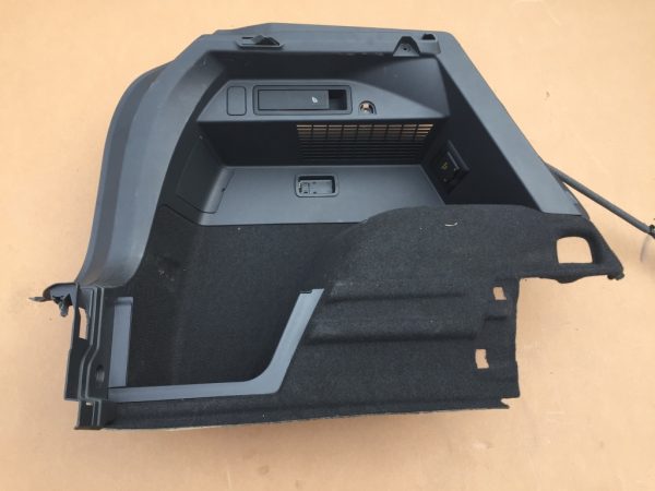 Tapiterie portbagaj aripa stanga dreapta VW Tiguan 2017 - Dezmembrari Auto - imagine 2