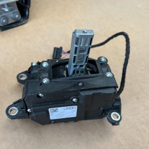 Timonerie Audi Q7 4M Q8 4M1713041D 4M1 713 041 D - Dezmembrari Auto