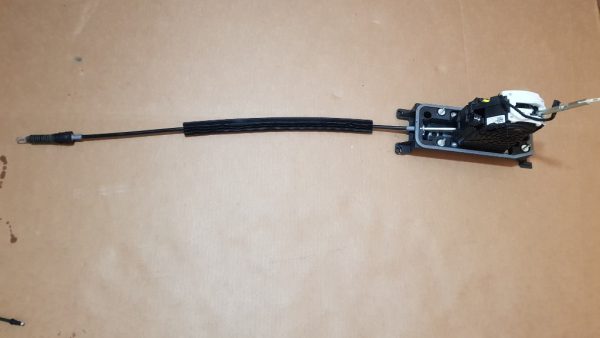 Timonerie automata DSG VW Passat B8 volan dreapta 5Q2713023AD 5Q2 713 023 AD - Dezmembrari Auto