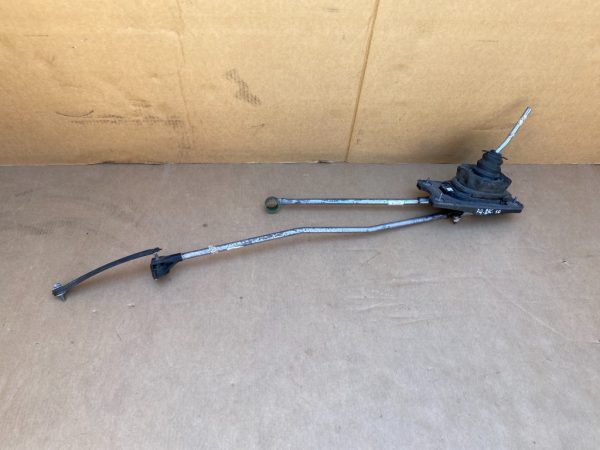 Timonerie manuala Audi A4 B8 2010 8K0711025K 8K0 711 025 K 8K0711151B 8K0 711 151 B - Dezmembrari Auto