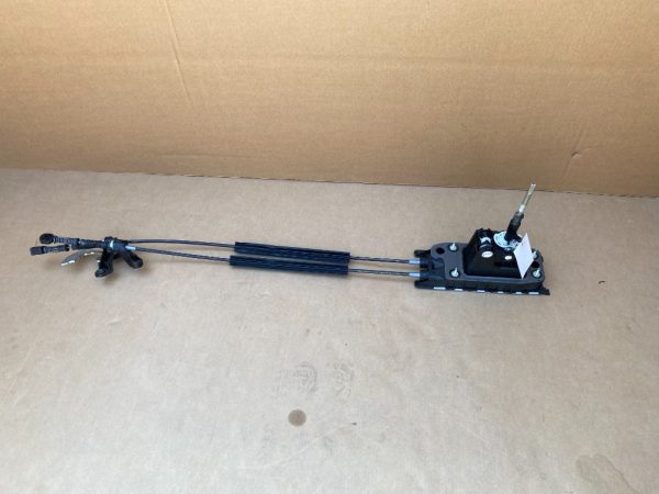 Timonerie manuala VW Golf 8 5WA711049AK 5WA 711 049 AK - Dezmembrari Auto