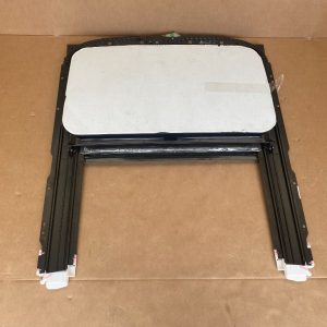 Trapa cu motoras VW Jetta 2016 5C6877041J 5K0959591A 5C6 877 041 J 5K0 959 591 A la 0 km - Dezmembrari Auto