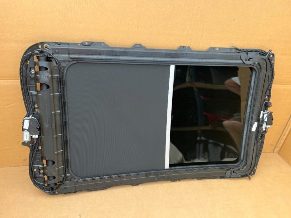 Trapa panoramica completa VW Golf 7 variant 5G9877041C 5G9 877 041 C - Dezmembrari Auto - imagine 2